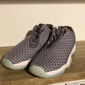 Jordan Future Low Wolf Grey/ Emerald Rise
